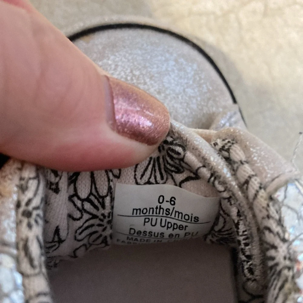 0-6M soft high top sneakers